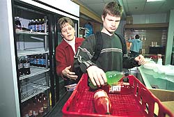 Miah shopping with Lisa Payeur